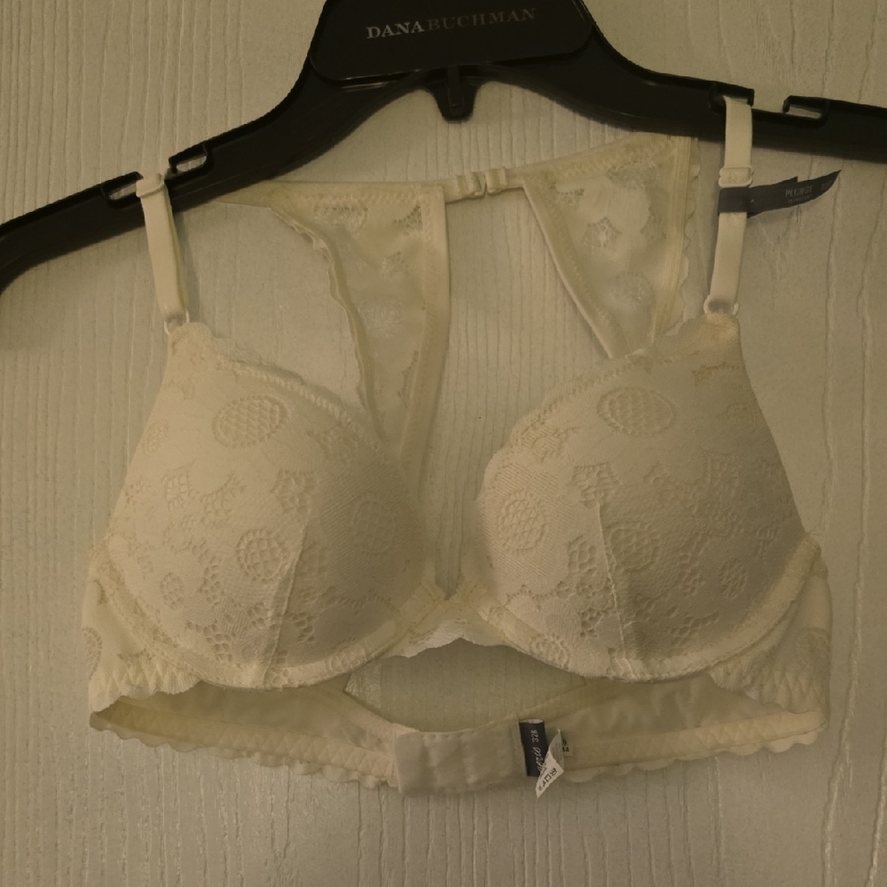 Aerie Cream Lace Underwire Bra
